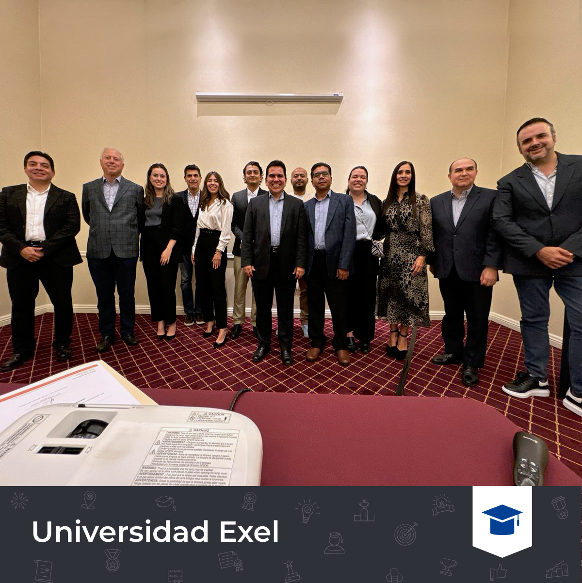 Se gradúa segunda generación de Universidad Exel